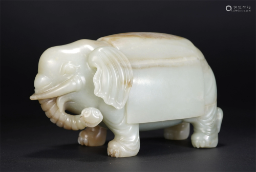 A CHINESE WHITE JADE CARVING OF AN ELEPHANT