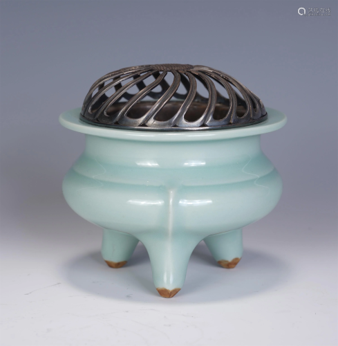 A CHINESE CELADON GLAZED PORCELAIN INCENSE BURNER