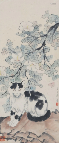 A CHINESE PAINTING HANGING SCROLL OF CAT AND FLO…