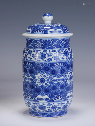 A CHINESE BLUE AND WHITE PORCELAIN JAR WITH COVER