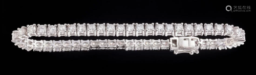Platinum and Diamond Tennis Bracelet