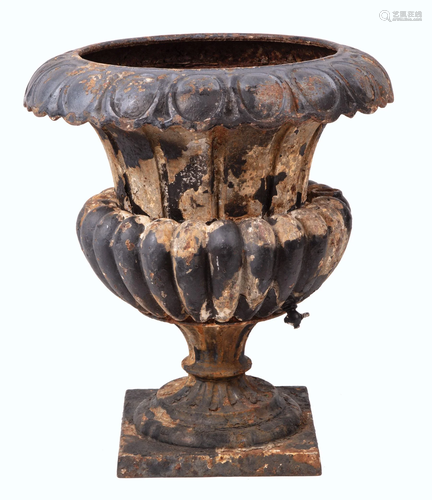 Cast Iron Campagna-Form Garden Urn