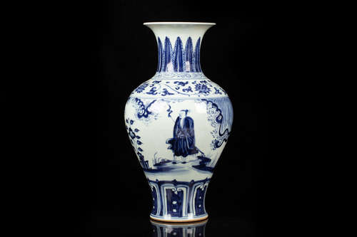 A VERY RARE BLUE AND WHITE BALUSTER VASE