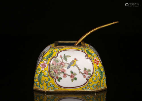 FAMILLE ROSE YELLOW GROUND AND OPEN MEDALLION 'FLOWERS AND BIRDS' SPITTOON