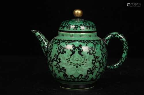 QING DYNASTY YONGZHENG PERIOD--BLACK GROUND GREEN FOLIAGE TEAPOT