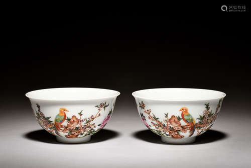 PAIR OF FAMILLE ROSE 'FLOWERS AND BIRDS' BOWLS