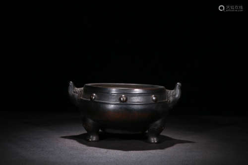 A BRONZE THREE-LEGGED DOUBLE EARS INCENSE BURNER