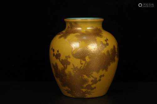 QING DYNASTY QIANLONG PERIOD--YELLOW GLAZING GILT FLOWERS BIRDS JAR