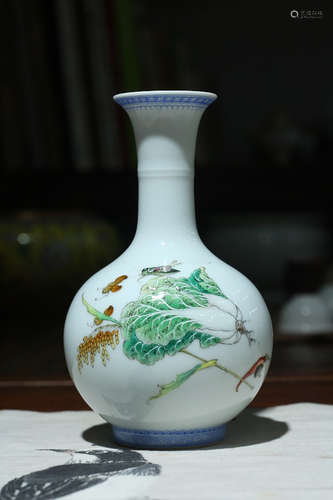 QING DYNASTY QIANLONG PERIOD--ENAMEL VEGETABLE INSECTS VASE