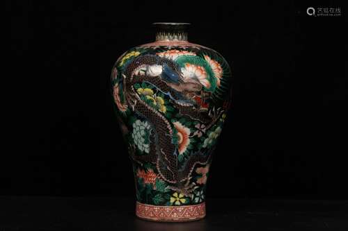 QING DYNASTY KANGXI PERIOD--BLACK GROUND DRAGON FLOWERS PLUM VASE