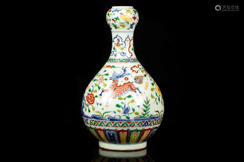 WUCAI 'MYTHICAL BEASTS' GARLIC HEAD VASE