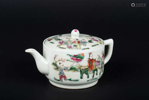 FAMILLE ROSE 'CHILDREN' ROUND TEAPOT