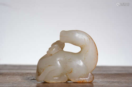 HETIAN JADE CARVED 'HORSE' RECUMBENT FIGURE