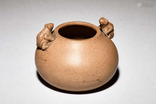 YIXING ZISHA 'FROGS' JAR