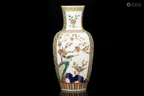 FAMILLE ROSE OPEN MEDALLION 'FLOWERS AND BIRDS' VASE