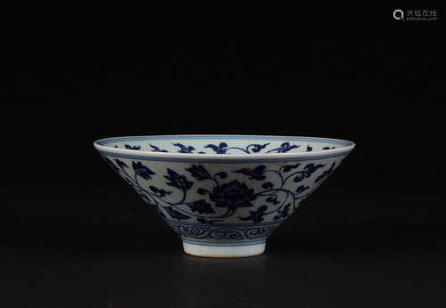 A BLUE AND WHITE TWINING LOTUS PATTERN PORCELAIN BOWL