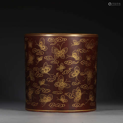 A WOOD GRAIN GILT-INLAID BUTTERFLIES PATTERN PORCELAIN BRUSH POT