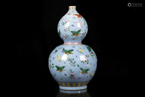 FAMILLE ROSE AND BLUE GROUND 'BUTTERFLIES' DOUBLE GOURD VASE