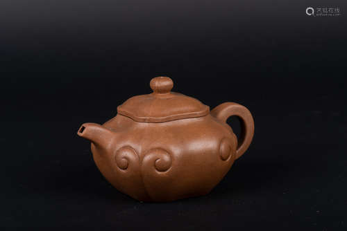 YIXING ZISHA CARVED 'RUYI' LOBED TEAPOT