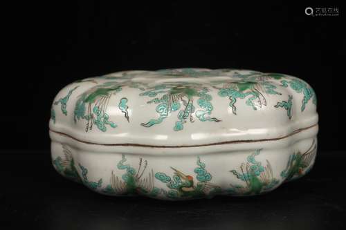 QING DYNASTY KANGXI PERIOD--FAMILLE VERTE CRANES FLOWERS BOX