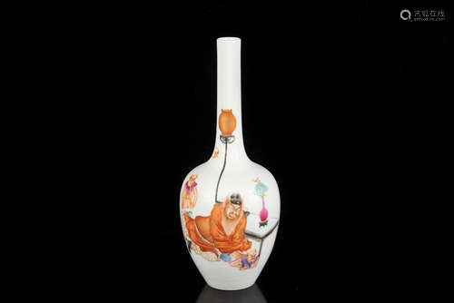 FAMILLE ROSE 'ZHONG KUI' VASE