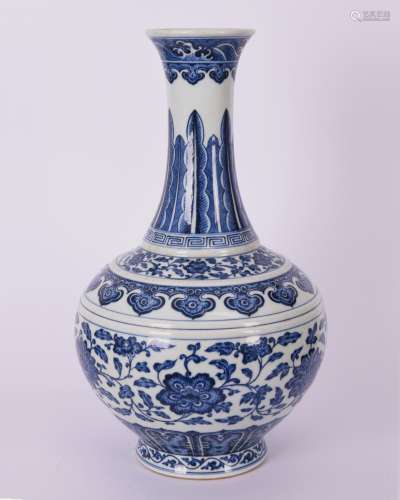 Qianlong Blue and White Lotus Porcelain Vase With Mark