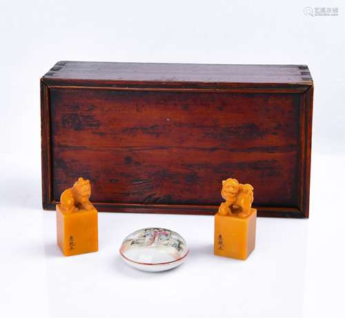 Soapstone Lion Seals With Porcelain Ink Box