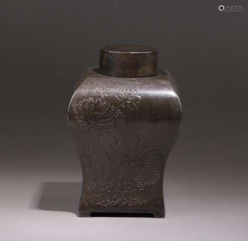 Chinese Bronze Covered Vessel With Mark