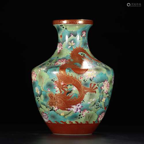 Famille Rose Red and Gilt-Decorated Porcelain Vase