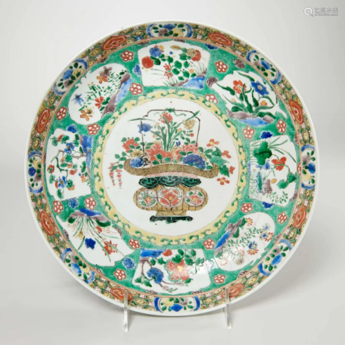 Good Chinese famille verte porcelain dish