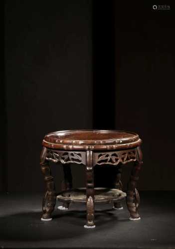 A CARVED ROSE WOOD SHORT TABLE.QING PERIOD 清