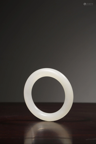 A WHITE JADE BANGLE.REPUBLIC PERIOD 民国