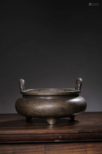 A BRONZE TRIPOD CENSER.QING PERIOD 清“