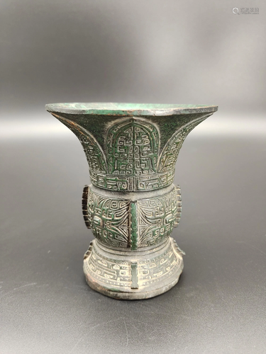 A BRONZE WINE VESSEL.MING PERIOD 明代