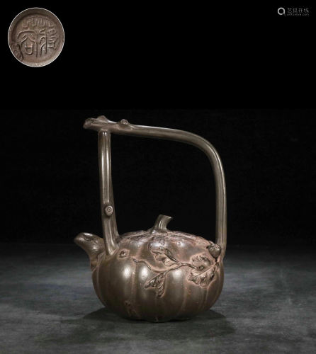 A YIXING TEAPOT AND COVER. 蒋蓉”
