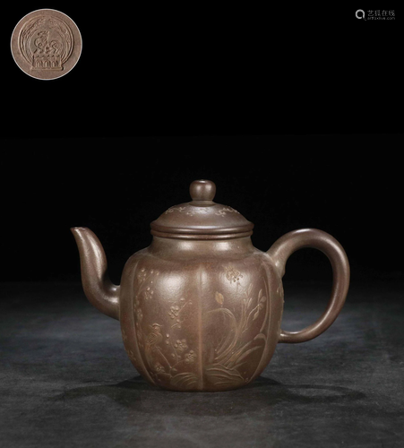 A YIXING TEAPOT AND COVER. 旧藏.“