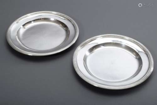 Paar schlichte große Teller mit einfachem Rillenrand, MZ: Johann Christian Erns
