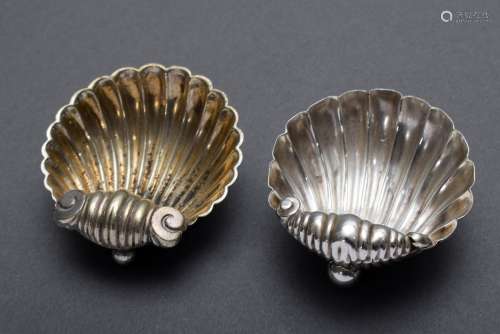 2 Diverse „Muschel“ Salieren auf Kugelfüßen, Silber 925/versilbert, 4,5x5cm, de