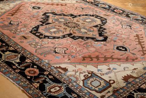 Großer Heriz Teppich in blasser Färbung, hochflorig, Persien 1. Hälfte 20.Jh.,