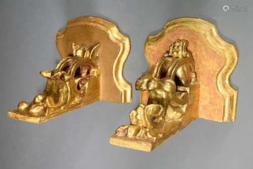2 Diverse Barocke Konsolen auf durchbrochen geschnitzten und vergoldeten Stütze