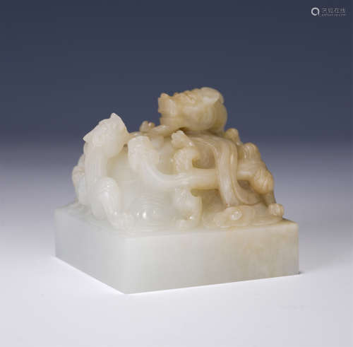 A CHINESE CARVING WHITE JADE  DRAGON KNOB SQUARE SEAL