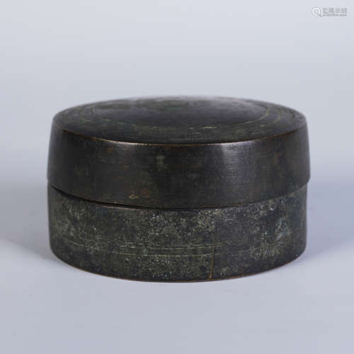 A CHINESE BRONZE ROUND BOX WITH COVER