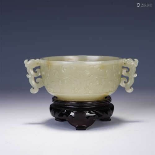 A CHINESE CARVED WHITE JADE INCENSE BURNER WITH DRAGON PATTERN