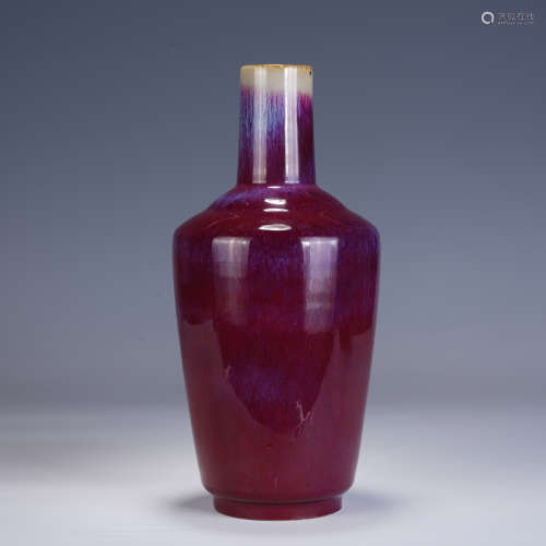 A CHINESE WARE RED GLAZE PORCELAIN VASE