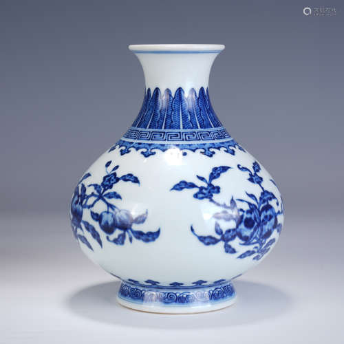 A CHINESE BLUE AND WHITE FLOWERS PATTERN  PORCELAIN VASE