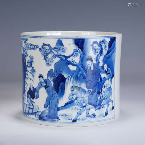 A CHINESE BLUE AND WHITE PORCELAIN BRUSH POT
