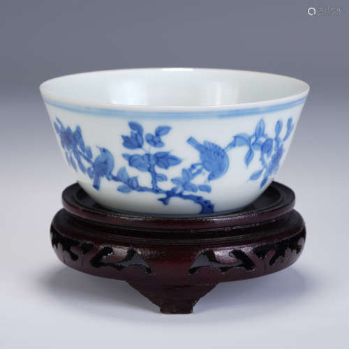 A CHINESE BLUE AND WHITE  FLOWER BIRD PATTERN BOWL