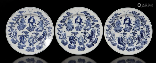 3 earthenware dishes with blue decoration
