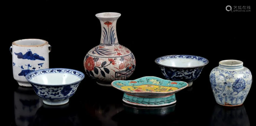 Lot Chinese pottery and porcelain