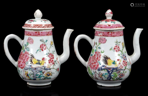 2 & nbsp; Chinese porcelain teapots with Famille Rose